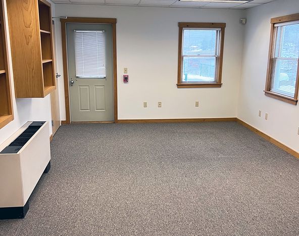 617 Water St, Gardiner, ME 04345